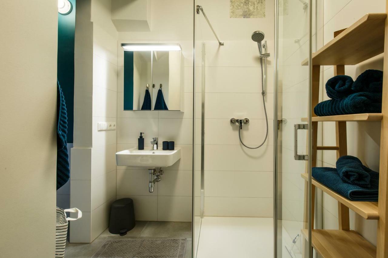 Blue Flat By Grazrentals Best Location & Free Parking Bagian luar foto