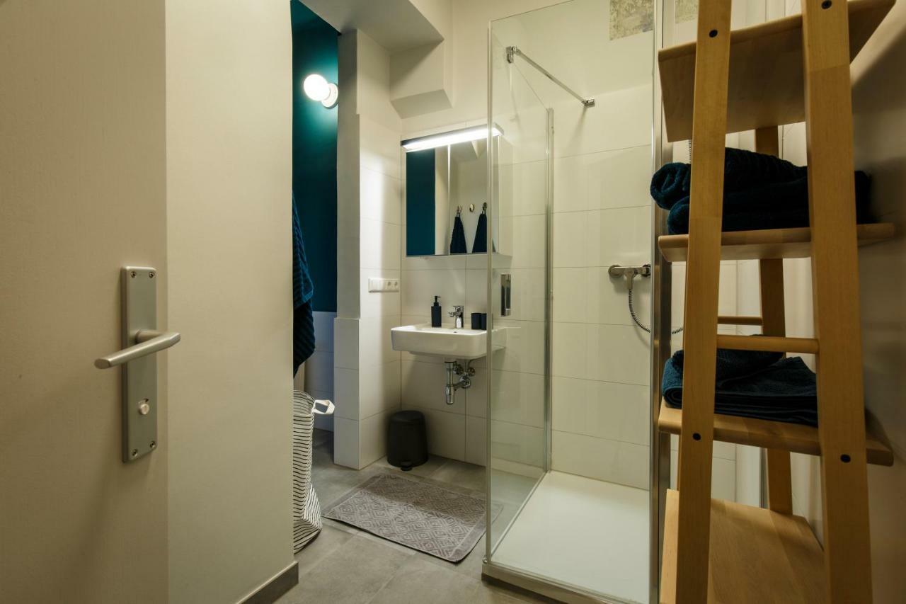 Blue Flat By Grazrentals Best Location & Free Parking Bagian luar foto