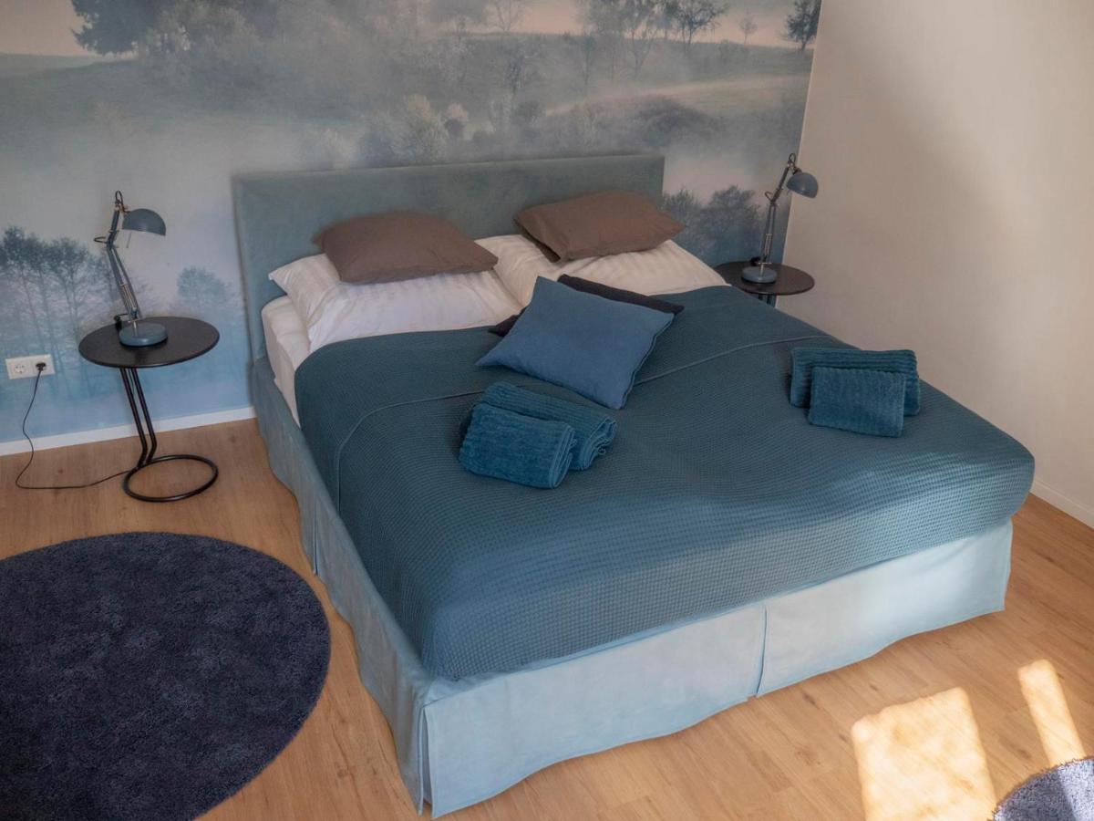 Blue Flat By Grazrentals Best Location & Free Parking Bagian luar foto